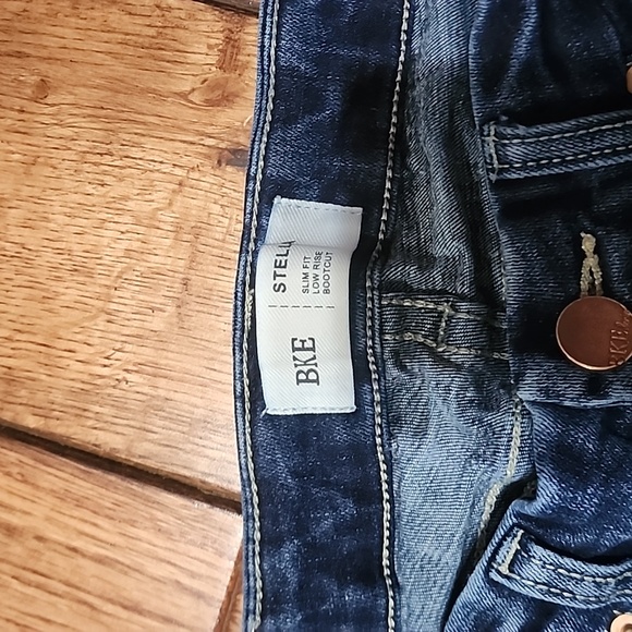 Jeans - Picture 2 of 4